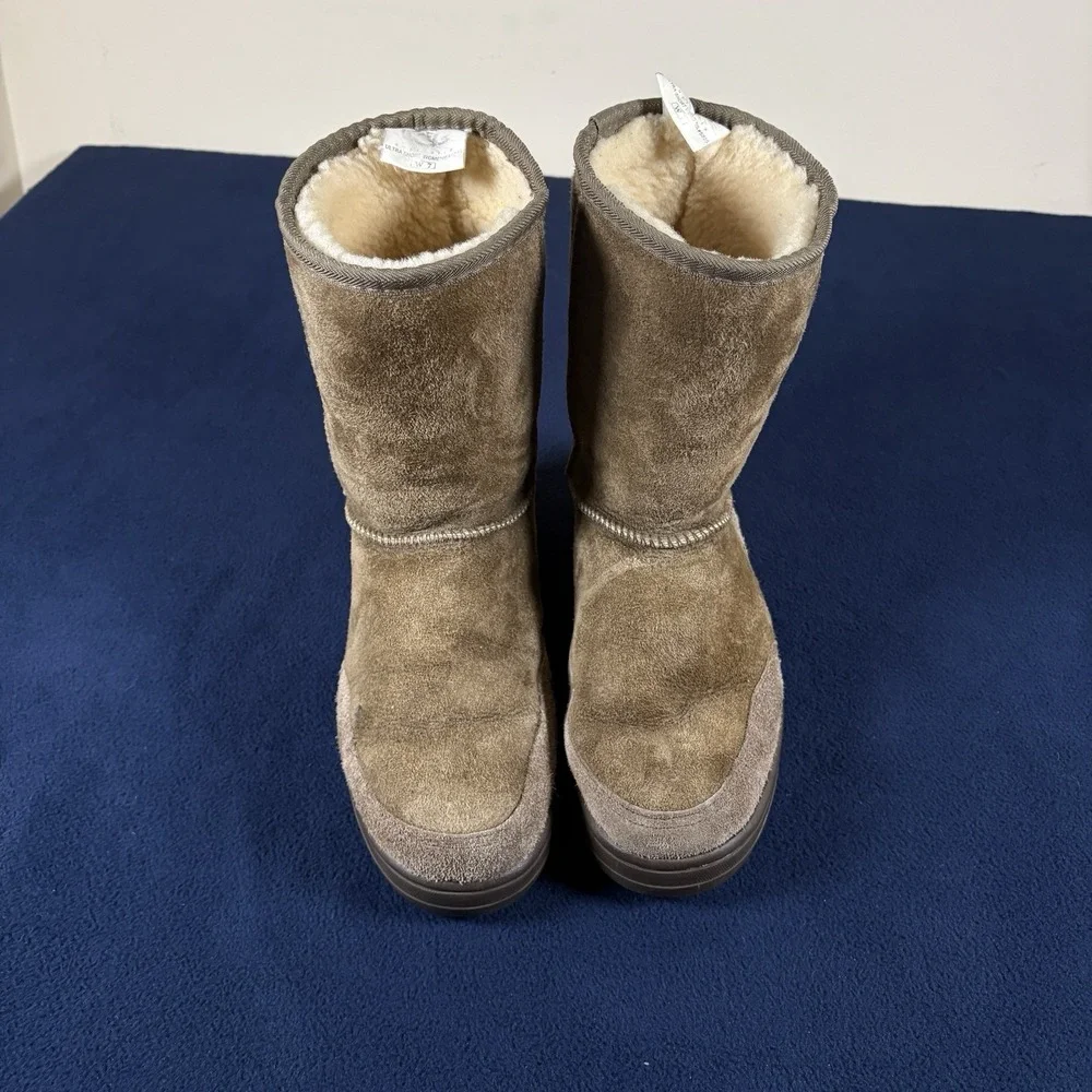 VTG UGG Size 7 Brown Suede Ultra Short #5225 Sheepskin Lined Rubber Sole Boots